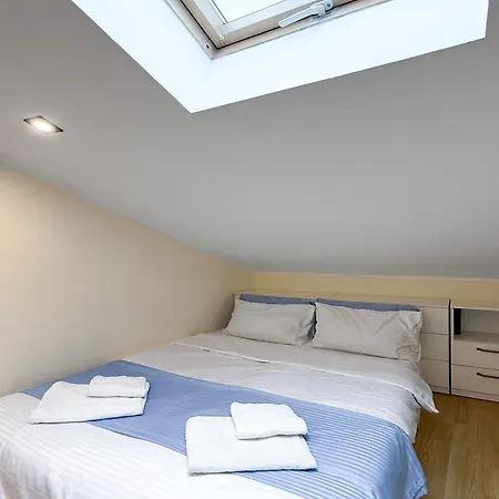 Duplex On Fredra Street Apartman