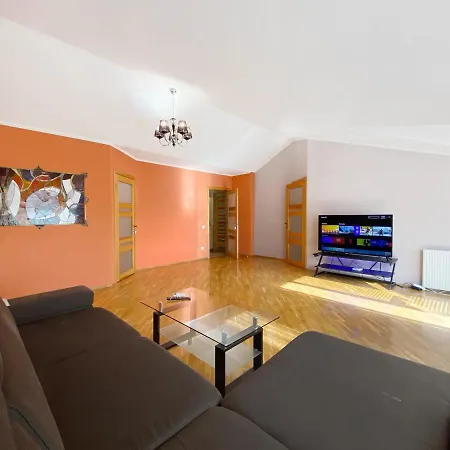Duplex On Main Square Апартаменти *