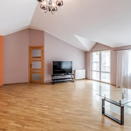 Duplex On Main Square *