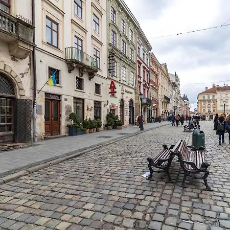 Duplex On Main Square